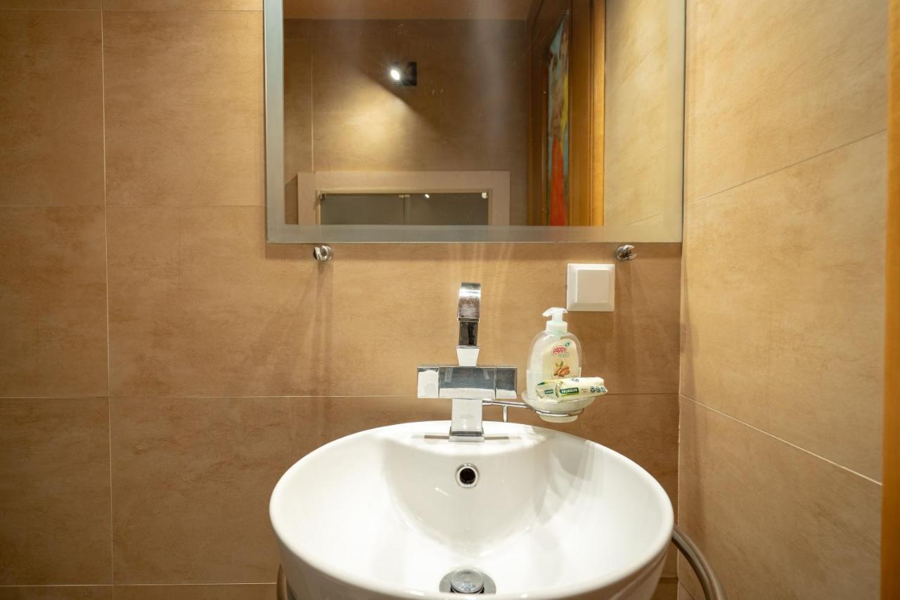 Acropolis Metro St.3 Bedrοοms 6 Persons Maisonette Атина Екстериор снимка