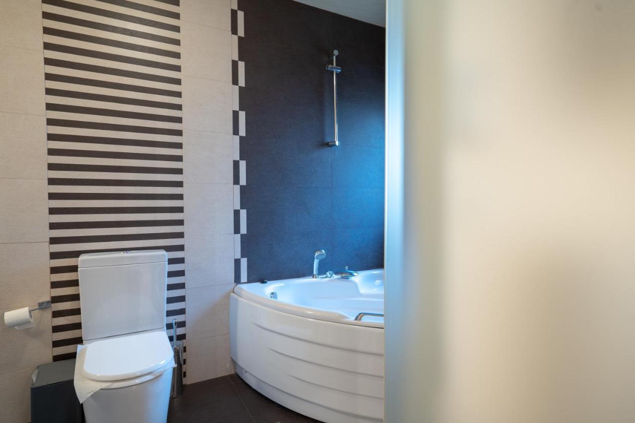 Acropolis Metro St.3 Bedrοοms 6 Persons Maisonette Атина Екстериор снимка